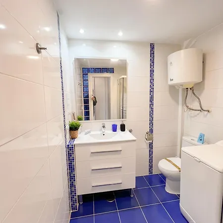 Elegant 1bdr Bright Flat With Pool Апартаменти *