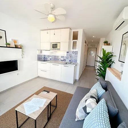 Elegant 1bdr Bright Flat With Pool *