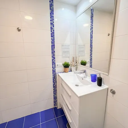 Elegant 1bdr Bright Flat With Pool Апартаменты