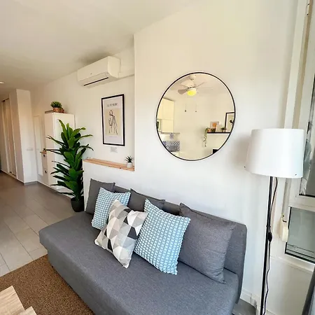 Апартаменты Elegant 1bdr Bright Flat With Pool