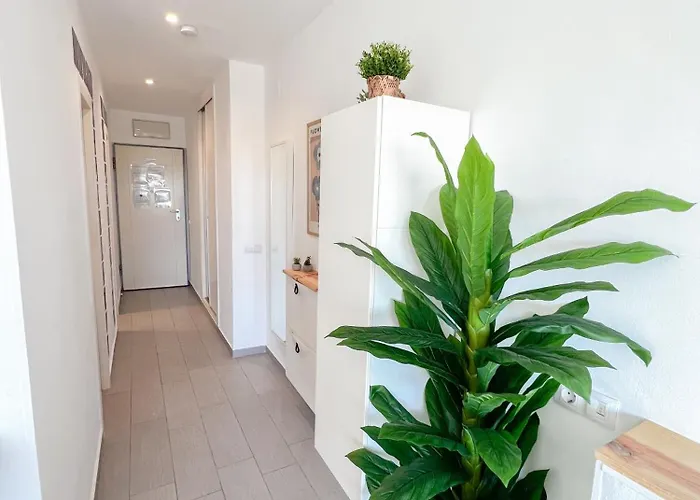 Elegant 1bdr Bright Flat With Pool *