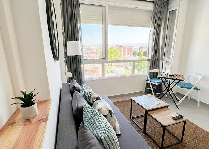 Apartamento Elegant 1bdr Bright Flat With Pool Torremolinos