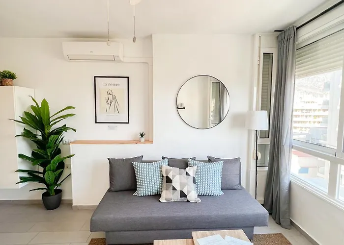 Apartamento Elegant 1bdr Bright Flat With Pool Torremolinos