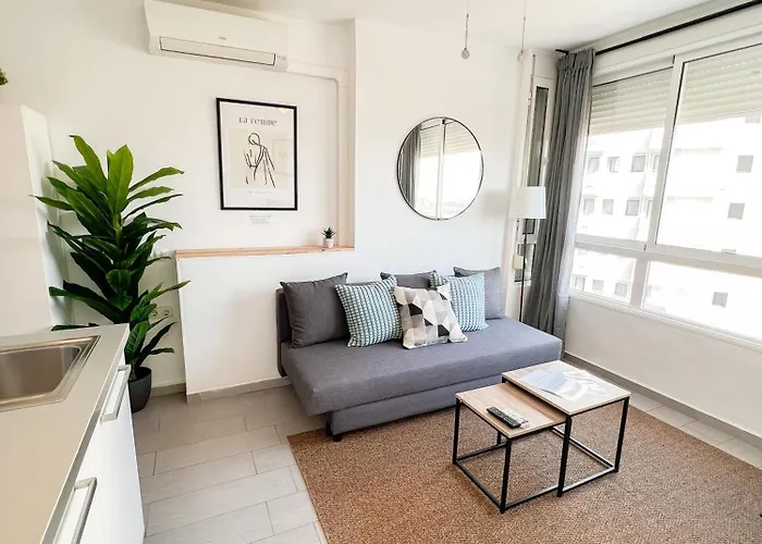 Elegant 1bdr Bright Flat With Pool